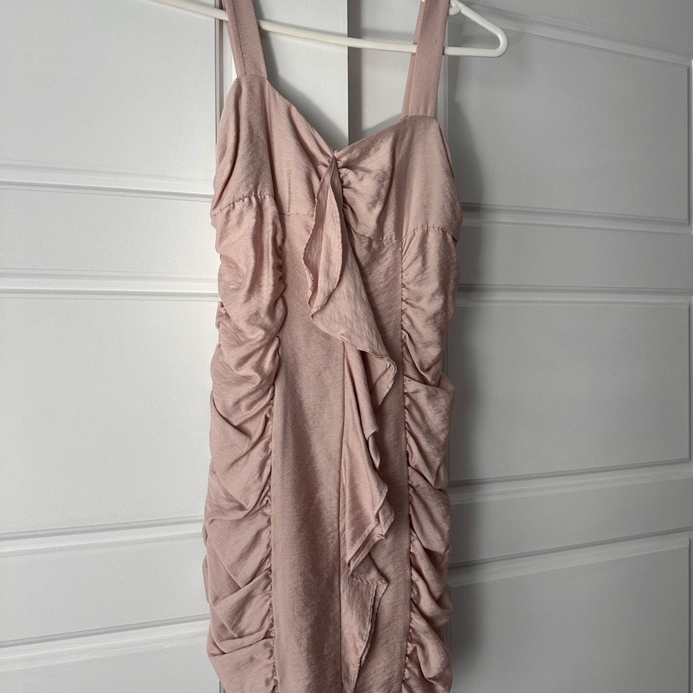 Elegant Pink Ruffled Dress - Picture 3 of 5